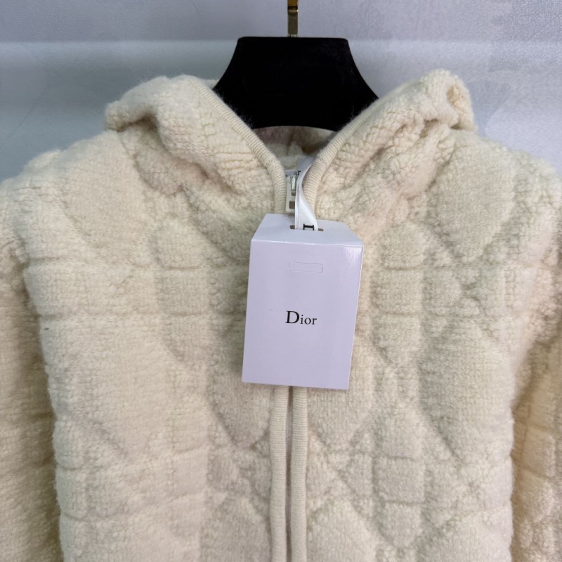 chr1st1an D10r outwear